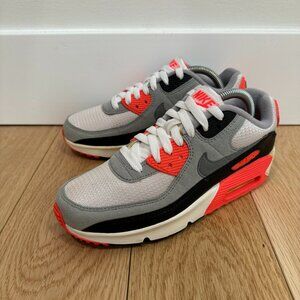 Nike Air Max 90 Retro Infrared 2020 Release DS Size 4Y